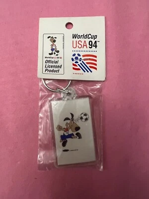 Vintage Keychain: WORLD CUP USA 1994 Striker - Rectangle SEALED - Soccer FIFA - Image 1 of 4