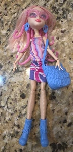 Monster High Ghoulebrities in Londoom Viperine Doll Rare Accessories Snakes - Picture 1 of 9