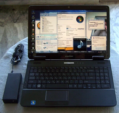 Acer eMachines E525 Intel T3100 1.9GHz 4GB RAM 250GB WiFi Windows 7 Home English - Image 1 of 4