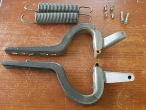 MERCEDES W123 77-85 COUPE SEDAN REAR TRUNK HINGE SET WITH SPRINGS HARDWARE OEM - Bild 1 von 7