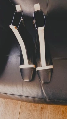 STIVALETTI ROCKAWAY DONNA LOOK ANNI 70. NERO E BEIGE.   TAGLIA UK 5 (38) - Immagine 1 di 4