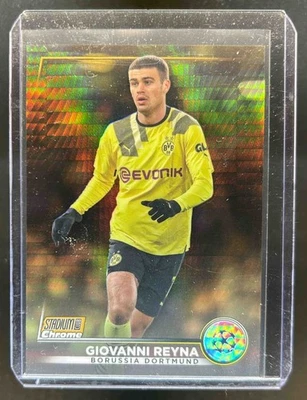 2022 Stadium Club Chrome UEFA Giovanni Reyna Gold Prism Refractor #44/50 - Image 1 of 2