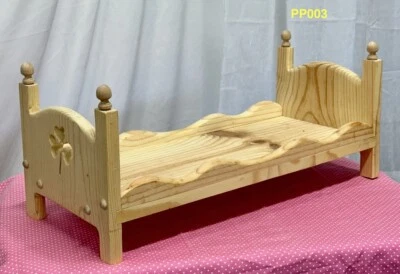 Cama para muñecas, madera, 3 recortes, apilable, acabados, con colchón y almohada, 3 juegos, escalera Foto 1 de 4
