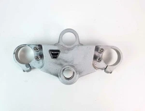 Piastra Superiore Forcella TRIUMPH 955 ie SPRINT RS ST 1999 > 2004 Km 21.801 - Foto 1 di 5