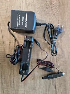 SureFire Ladegerät T230, CN200 (B65-Akkus) & KFZ-AdapterNEU - Bild 1 von 3