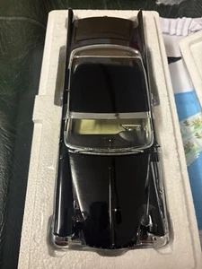 ERTL Collectibles 1957 Chrysler 300c 1/18 Scale Limited Edition With Certificate - Picture 1 of 3