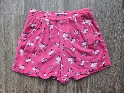 Abercrombie Girls' Size M Floral Claret Red Shorts with Folded Cuffs and Pockets - Image 1 of 4