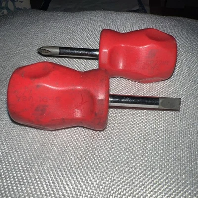 Juego de destornilladores Snap On Stubby punta plana ranurada SHD1 Phillips 2 SHDP22IR ROJO Foto 1 de 4