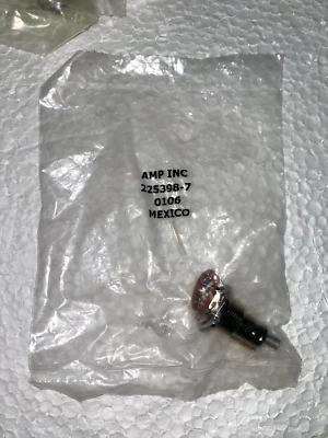 AMP INC 225398-7 *Lot of 60* - Image 1 of 2