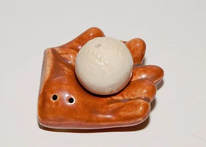 Baseball & Glove Salt & Pepper Shakers - Picture 1 of 6