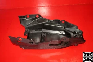 17 KTM 390 DUKE TRASERA COLA TRASERA BANDEJA DE BATERÍA DE PLÁSTICO - Imagen 1 de 8