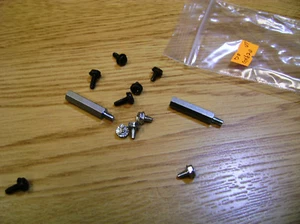Dell Optiplex GX620 USFF Desktop Schrauben Screw Set & Stand-Off - Bild 1 von 3
