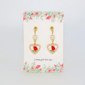 Pendientes colgantes corazón con rosa y perlas blancas - Imagen 1 de 3