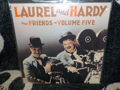 Laurel and Hardy and Friends Vol 5 Laserdisc LD 4 Shorts Free Ship $50 Foto 1 de 2