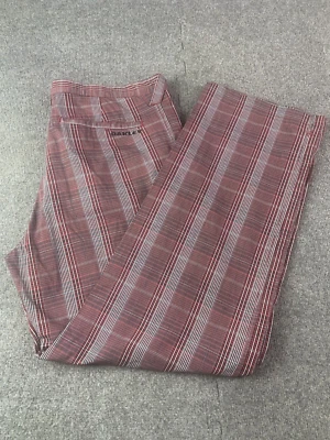 Oakley Mens Cotton Blend Plaid Golf Pants Size 38x33 Wine/White - Image 1 of 4