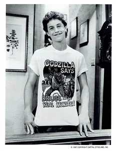 1987 Original ABC Photo Kirk Cameron models Godzilla T-Shirt on "Growing Pains" - Picture 1 of 2