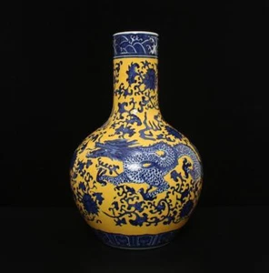 33CM Qianlong Signed Antique Chinese Blue & White Porcelain Vase w/ dragon - Picture 1 of 13