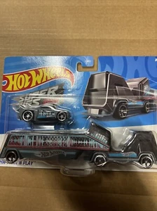Hot wheels super rigs park N  play - Picture 1 of 4