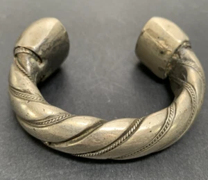 Gedrehtes Armband alt Saudi Arabien? Jemen 150gr XS Handgelenk distressed schwer ALT - Bild 1 von 24
