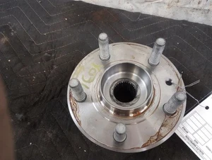 Jeep Grand Cherokee WL 21-24 Front Hub 2782938 - Picture 1 of 3