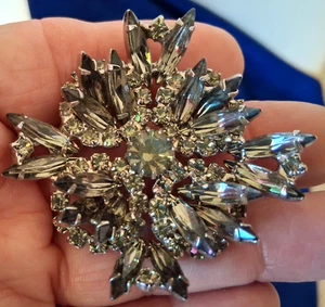 2X2" HOHE VINTAGE SOO FUNKELNDE EXPLODIERENDE STARBURST RAUCHGRAU STRASS BROSCHE - Bild 1 von 4