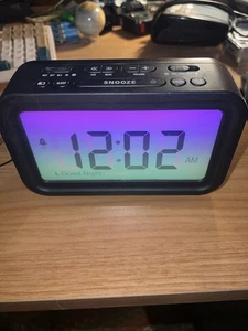 Onn Digital Alarm with Snooze Radio Fabulous Sound Am Fm Docking AC/DC - Picture 1 of 3