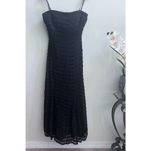Tadashi 100 % Seide schwarz trägerlos Stufen Lagenlook Abendkleid Maxikleid Gr 12 - Bild 1 von 8