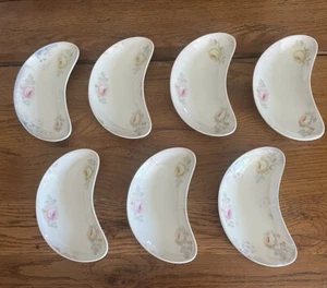 Piatti vintage da collezione MODELLO FLOREALE a forma di mezzaluna GERMANIA usati - Foto 1 di 5