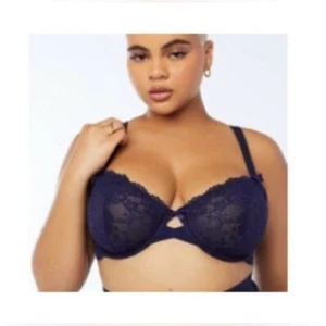 Sujetador Savage X Fenty púrpura oscuro floral encaje sin forro transparente balconette 46DD - Imagen 1 de 11