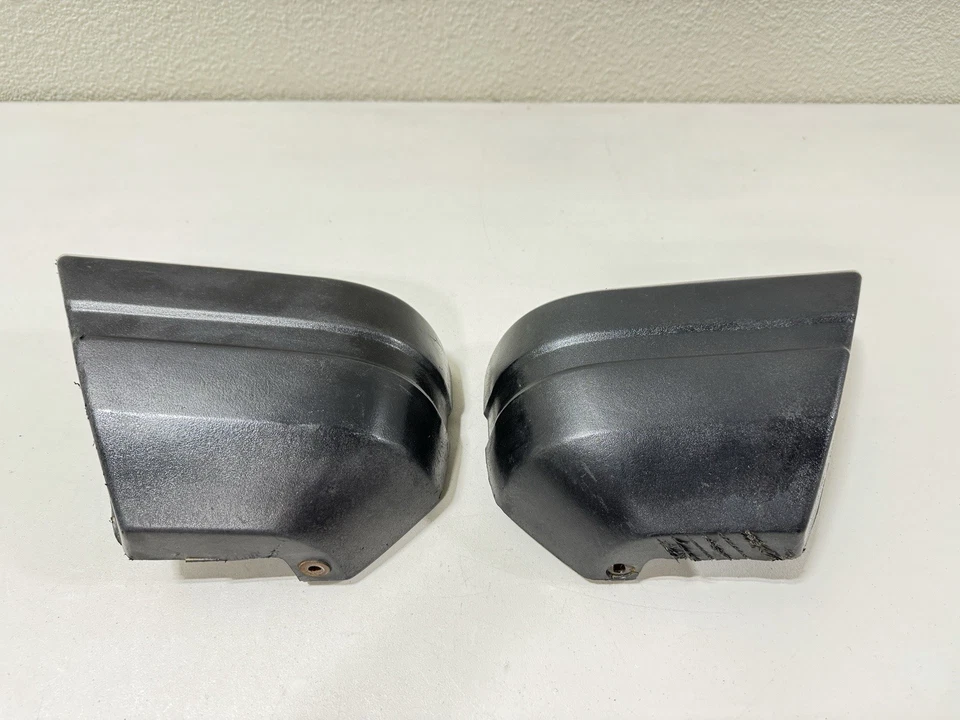 Tapas de parachoques delantero izquierdo y derecho OEM 1984-1991 Jeep Cherokee XJ Foto 1 de 4