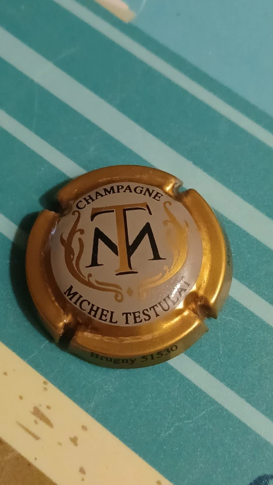 capsule de champagne TESTULAT Michel 3D (Rue Sur Contour) Ctr Or - Photo 1/1