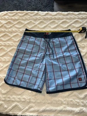 Pantalones cortos de natación Mossimo Supply Co para hombre talla 36 azules a cuadros Foto 1 de 4