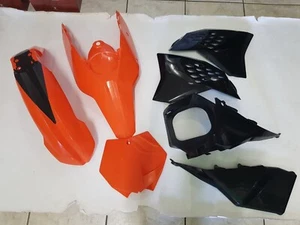 KUNSTSTOFFKIT KTM SX 125 250 300 2007 2008 2009 2010 KIT 5 STÜCK ORIGINALFARBE - Bild 1 von 1