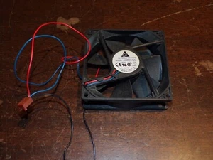 Ventilateur pc delta asb0912l 3y20wf 92x92x25mm dc 12v 3pin fil 32cm cooling fan - Photo 1/5