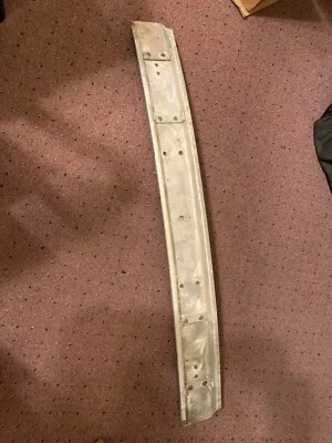 Classic Saab 900 94 1988-1993 conv. Barra de vigas y soportes de parachoques delantero de aluminio Foto 1 de 4