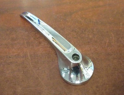 Manija de puerta cromada original/usada Mustang II 1976-78 y Ford Pinto Foto 1 de 4