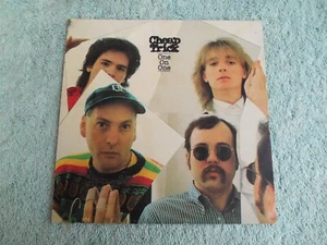 VINTAGE 1982 CHEAP TRICK ONE ON ONE EPIC 6" X 6" PROMO POST CARD UNBENUTZT! - Bild 1 von 12