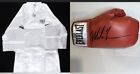 Robe de boxe blanche signée Mike Tyson et gant Everlast tous deux JSA COA