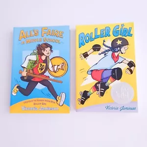 Victoria Jamieson Set Roller Girl and All's Fair In Middle School Graphic Novels - Imagen 1 de 12