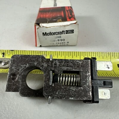 NOS 1971 1972 1973 FORD MUSTANG Power Brake STOP LIGHT SWITCH  D1ZZ-13480-B #2 - Image 1 of 4