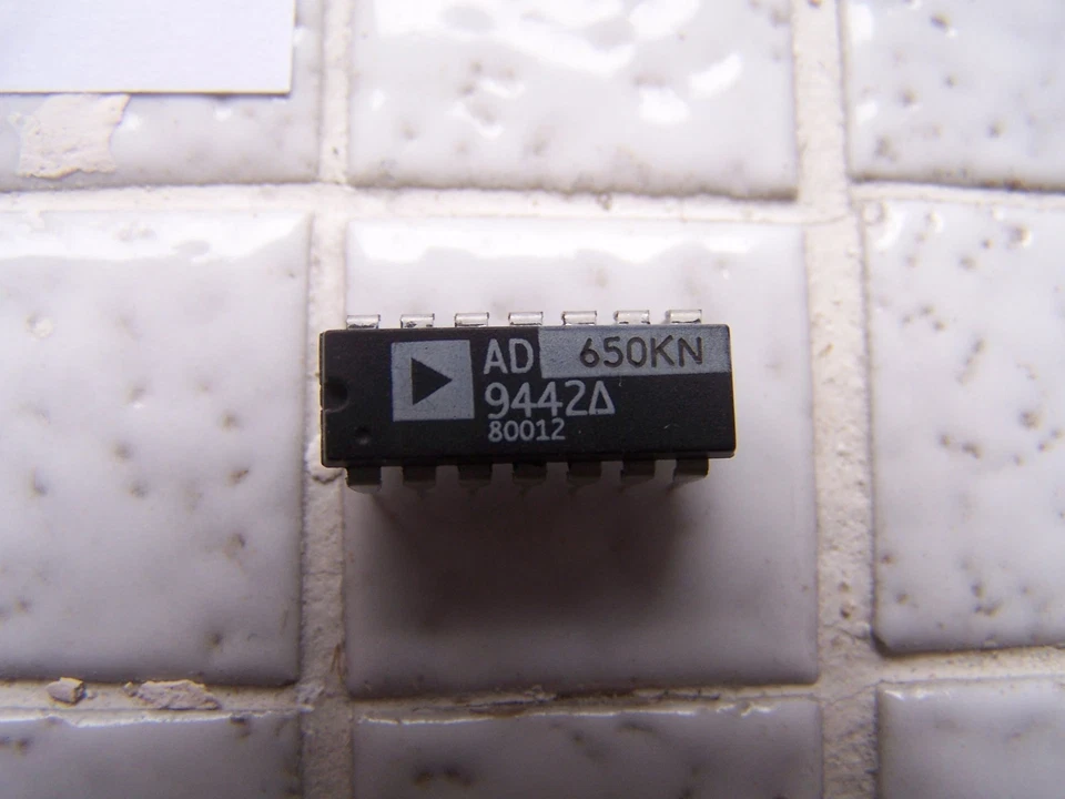 AD650KN Spannungs-Frequenzwandler Analog Devices - Bild 1 von 1