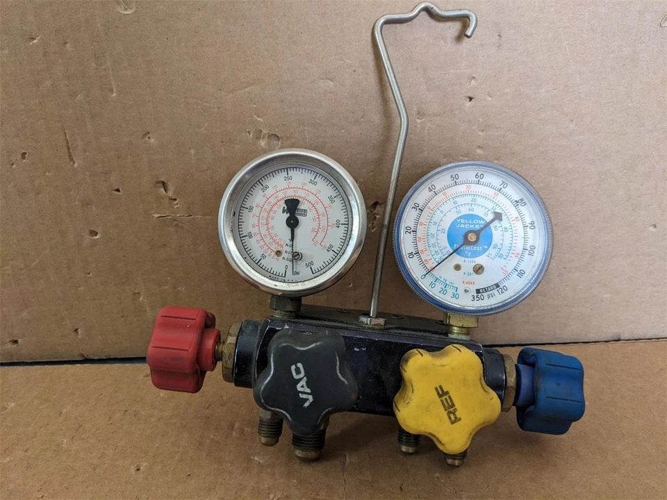 Colector multimecánico Imperial Eastman cuatro válvulas AZUL Y ROJO 4 válvulas Foto 1 de 4