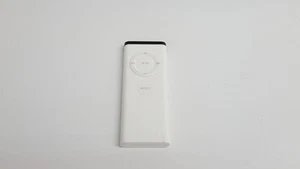 Apple A1156 Remote Control for Apple TV IMAC Macbook Pro - Picture 1 of 3