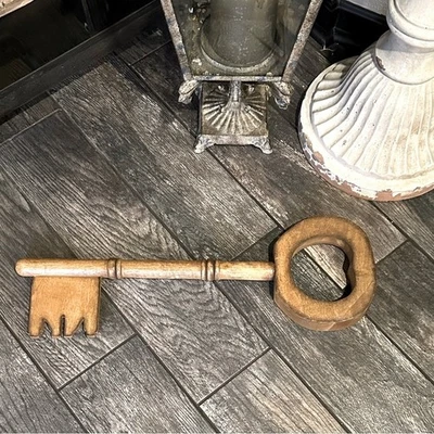 Arte decorativa de parede Pottery Barn marrom rústico curvo madeira real chave nova sem etiquetas - Imagem 1 de 4