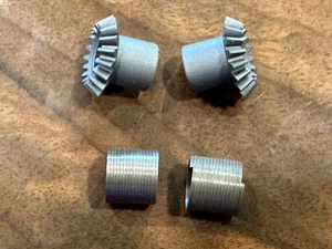 IBM SELECTRIC C/R & TAB PINON and HUB SET ALL 4 PARTS NEW typewriter parts - Picture 1 of 3