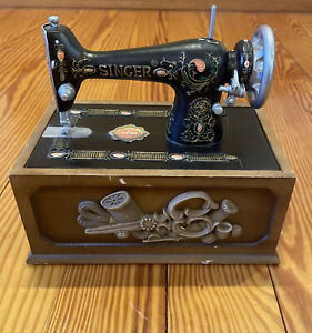Vtg Singer Sewing Machine Mini Storage Box kit Wood Replica Display 7.5”