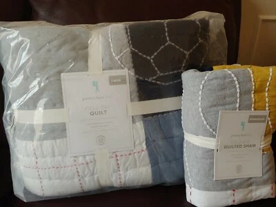 POTTERY BARN KIDS Field Day Twin Quilt Sham Navy 足球 底球 多种颜色 — 第 1/4 张图片
