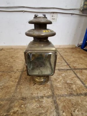 Luz de capucha de la era de latón 1909-14 C.M. Lámpara solar de queroseno Hall, Gray & Davis  Foto 1 de 4