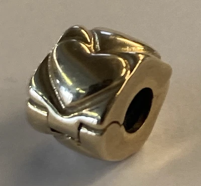 Beautiful PANDORA 14K Yellow Gold Simple Heart Clip Charm Item#1C - Image 1 of 4