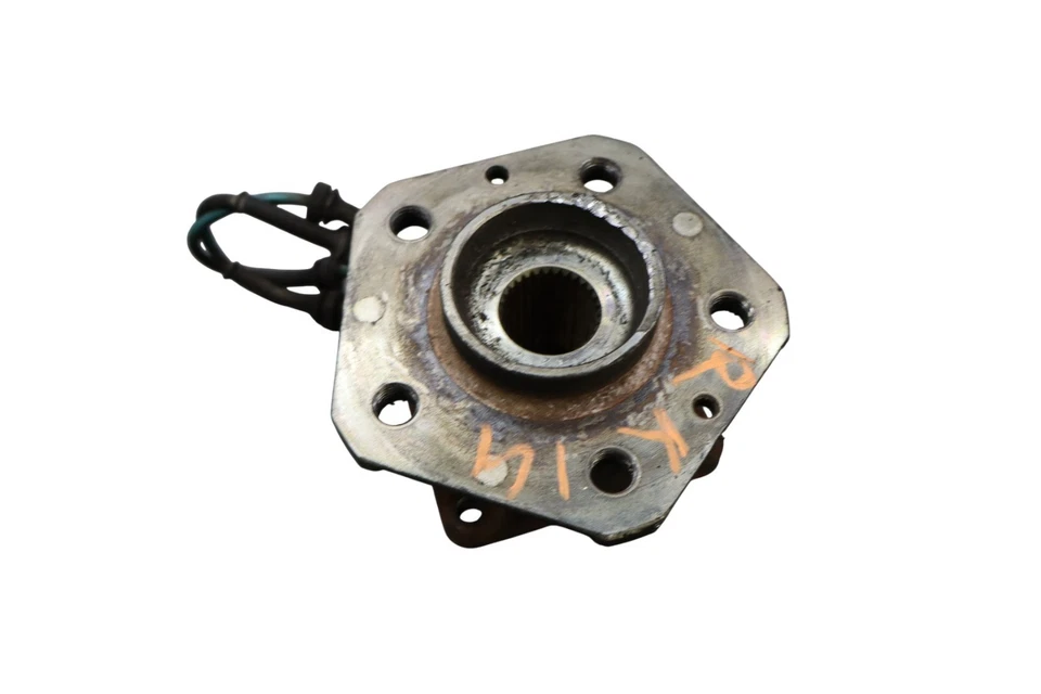 03-08 Maserati Quattroporte M139 Eje trasero derecho Nudillo Rueda Buje Fabricante Original Foto 1 de 4